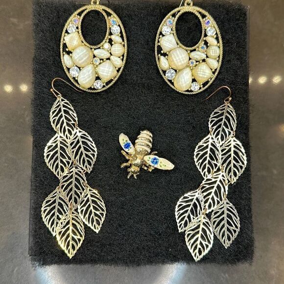 Fashion Jewelry Bundle-Earrings  - Picture 14 of 15